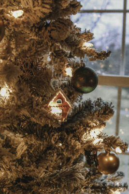 A decorated Christmas tree with glowing lights and ornaments in the Shenandoah Valley